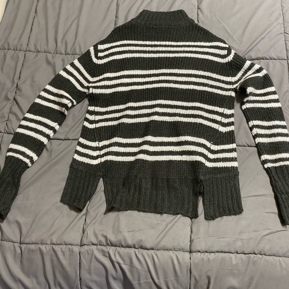 Sweater - Picture 3 of 3